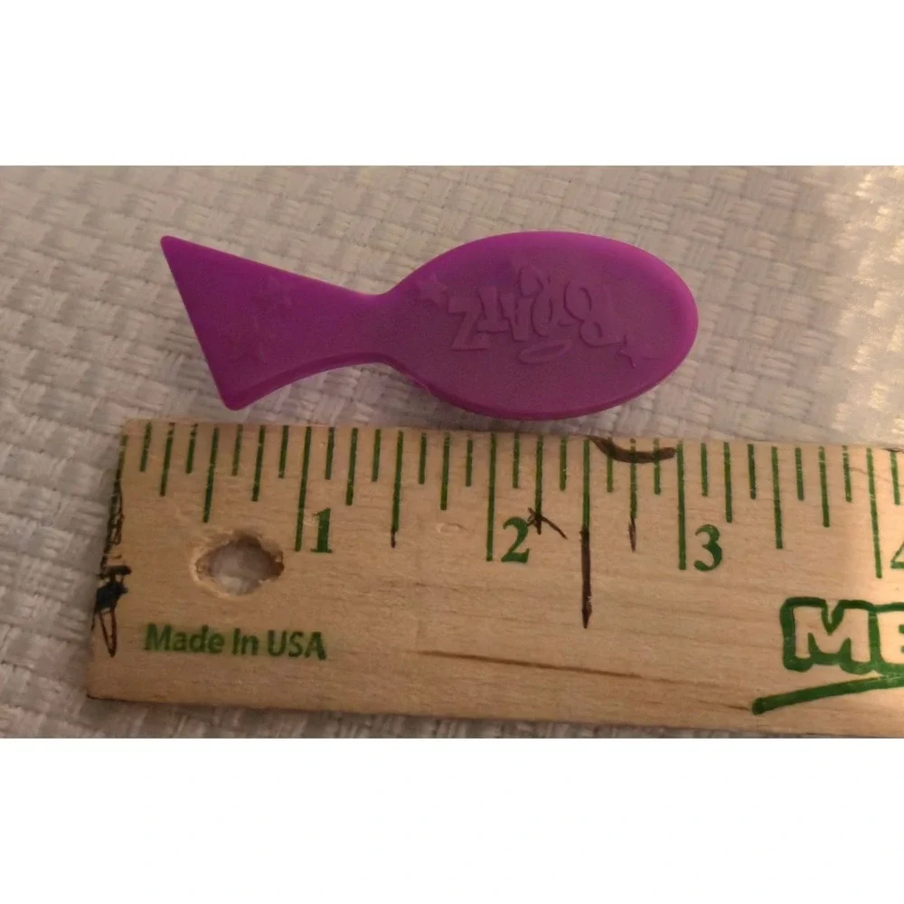 Bratz Fish Shaped Detangling Hair Brush Magenta Purple Soft Bristles Accessory